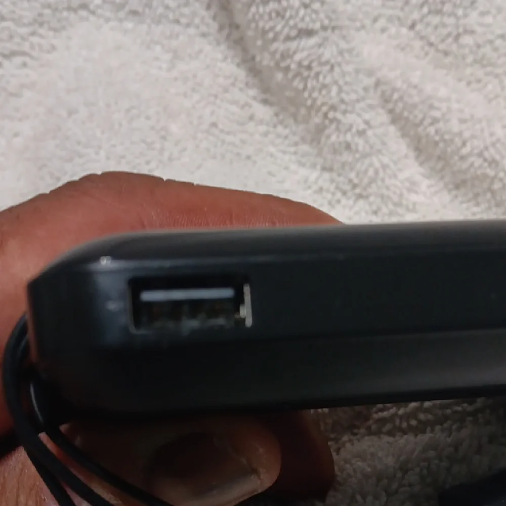 Power Bank Cell Phone Charger For IPHONE. Multi-Connector Charging Cables